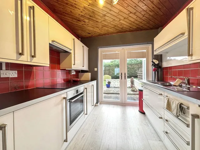 Photo 3 — Bron Llyn, Llanddulas, Abergele, Conwy, LL22 8JL