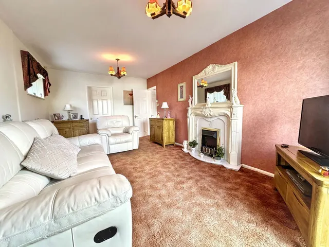 Photo 2 — Bron Llyn, Llanddulas, Abergele, Conwy, LL22 8JL