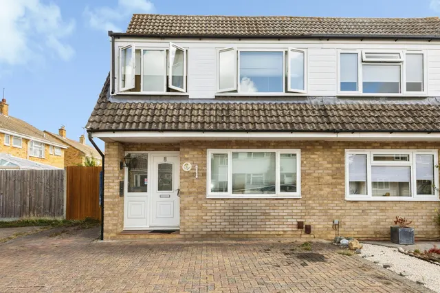 Springdale, Earley, Reading, photo 1