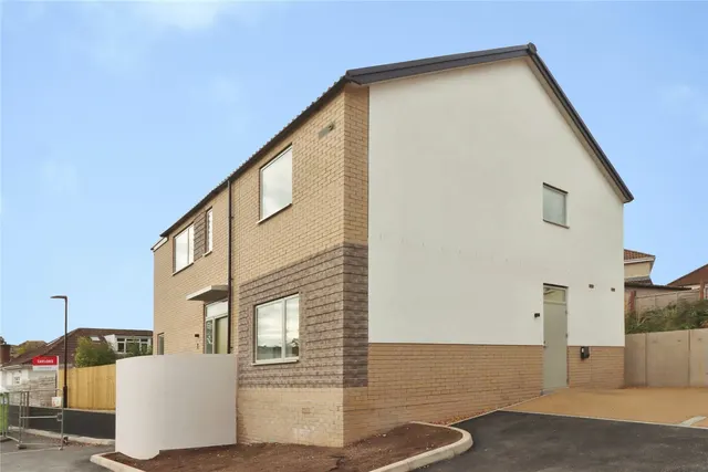 Burgess Close, Kingswood, BS15, photo 1