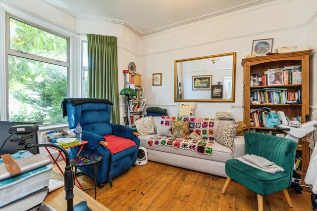 Bellevue Road, London, N11, photo 1