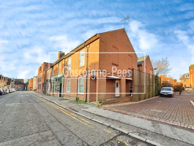 Martyr Road, Guildford, GU1, photo 1