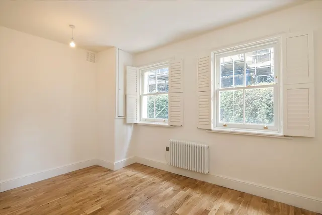 flat — Richards Place, London SW3