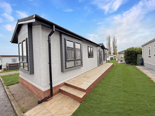 Cheveley Park, Grantham, photo 1