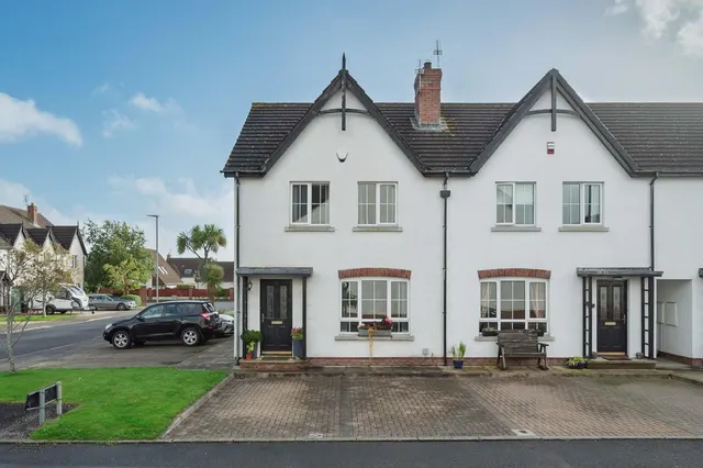 Summerfield, conlig, BT23, photo 1