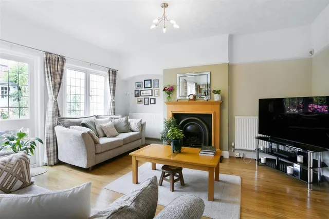 Photo 3 — Sandy Lane South, Wallington, SM6 9NR