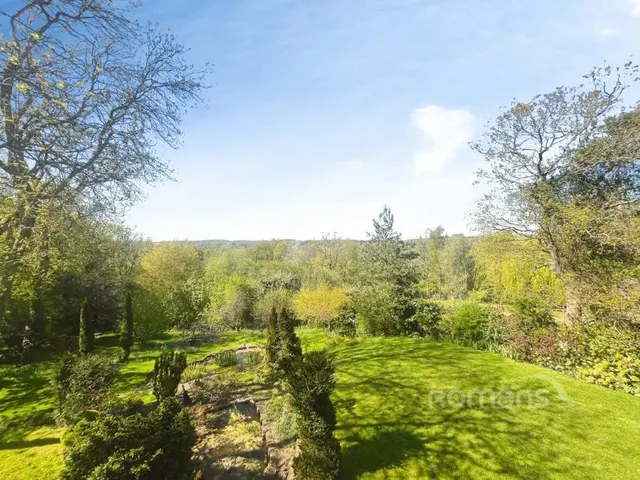 Wrecclesham Hill, Wrecclesham, GU10, photo 2