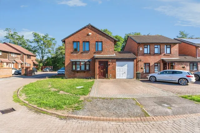 Wellers Close, Totton, SO40, photo 1