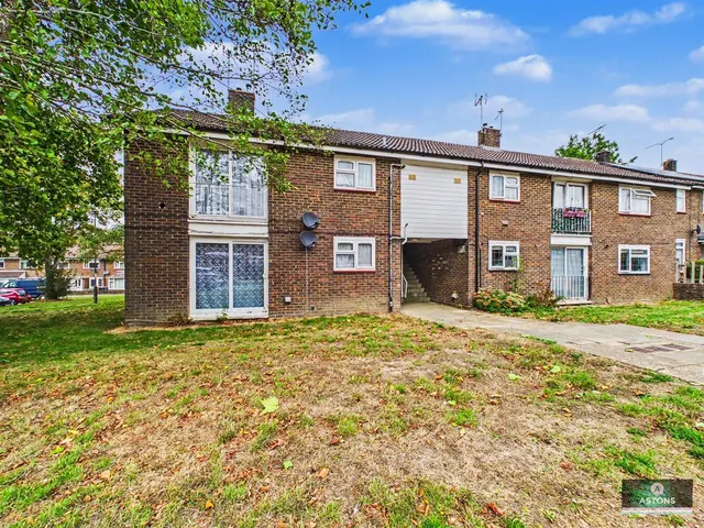 Rother Crescent, Gossops Green, photo 1