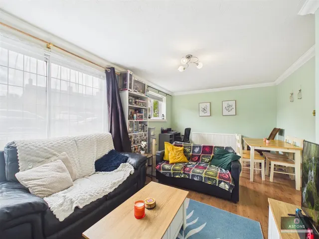 Rother Crescent, Gossops Green, photo 1