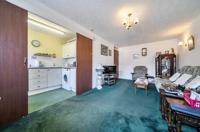 Photo 2 — Sidcup Hill, Sidcup, DA14 6HG