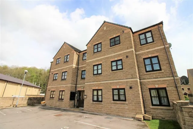 Mereside, Waterloo, HD5, photo 1