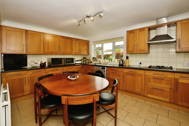 Photo 2 — Mabledon Close, New Romney, Kent, TN28