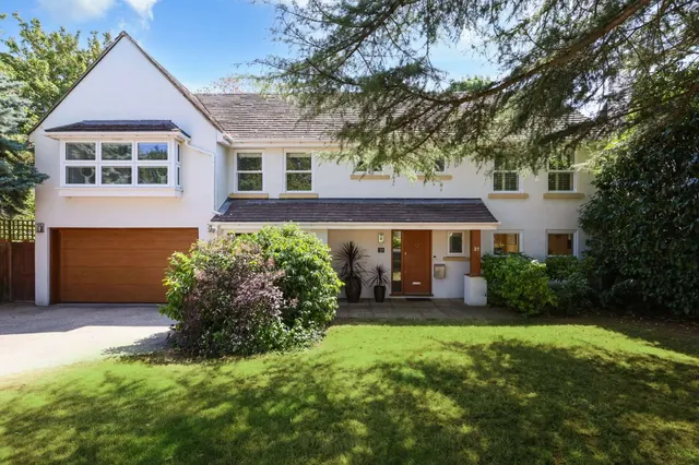 Woodend Park, Cobham, Surrey, KT11 3BX, photo 1