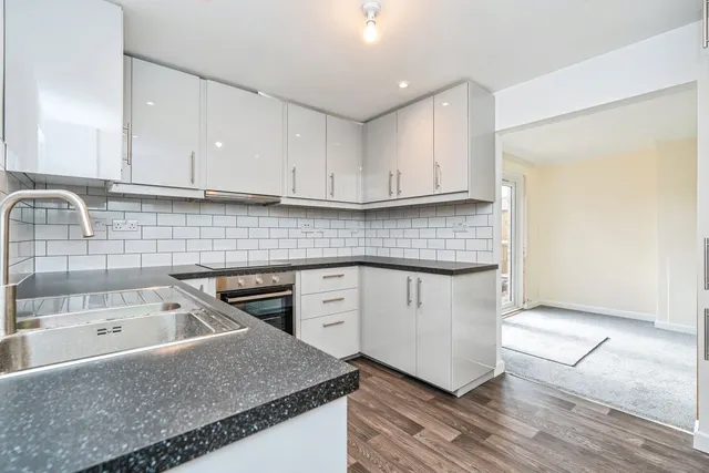 Spicers Hill, Totton, SO40, photo 3