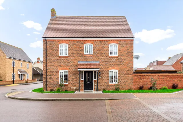 Oliver Close, Kempston, MK42, photo 1