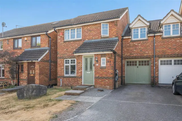 Shaw Gardens, Hengrove, BS14, photo 1