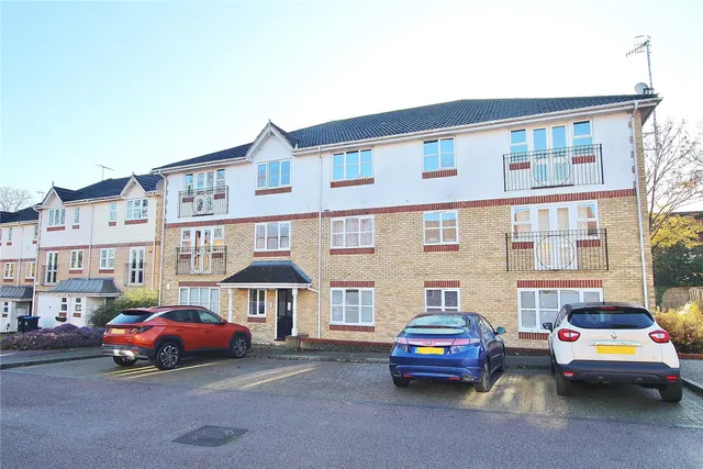 Alexandra Gardens, Knaphill, GU21, photo 1
