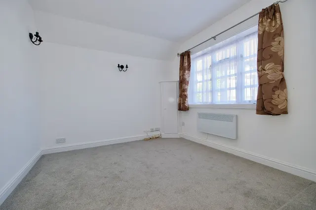 The Green, Houghton, PE28, photo 2