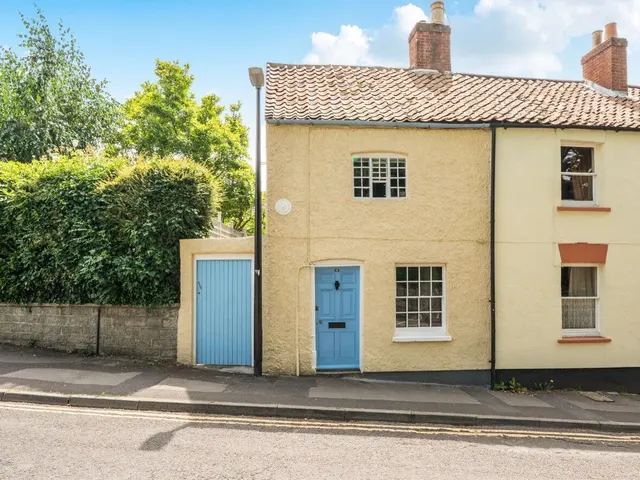 Bove Town, Glastonbury, BA6, photo 1