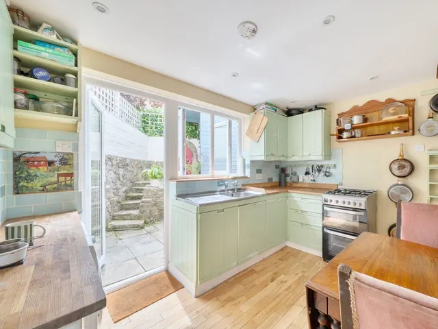 Bove Town, Glastonbury, BA6, photo 2