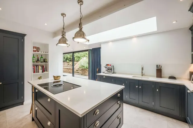 Photo 3 — Camden Road, Sevenoaks, Kent, TN13 3LZ