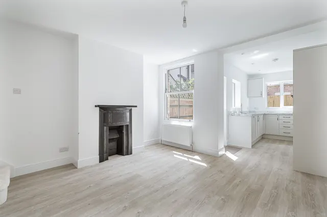 Photo 2 — Newton Road, Tunbridge Wells, Kent, TN1 1RU