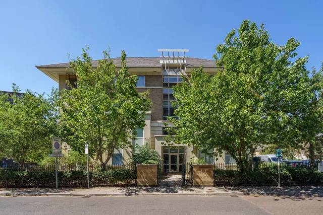 Stafford Road, London, NW6, photo 1