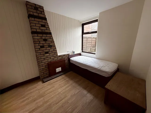 College Street, GRANTHAM,NG31 6HG, photo 1