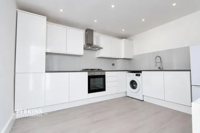Ruislip Road, Greenford, UB6, photo 1