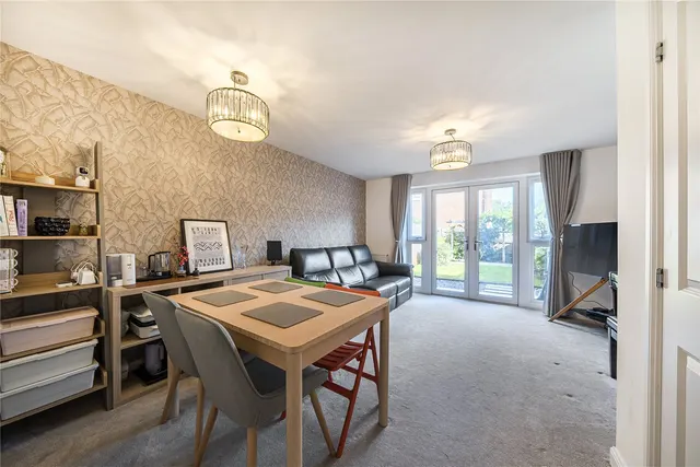 Blackbess Lane, Chertsey, KT16, photo 2