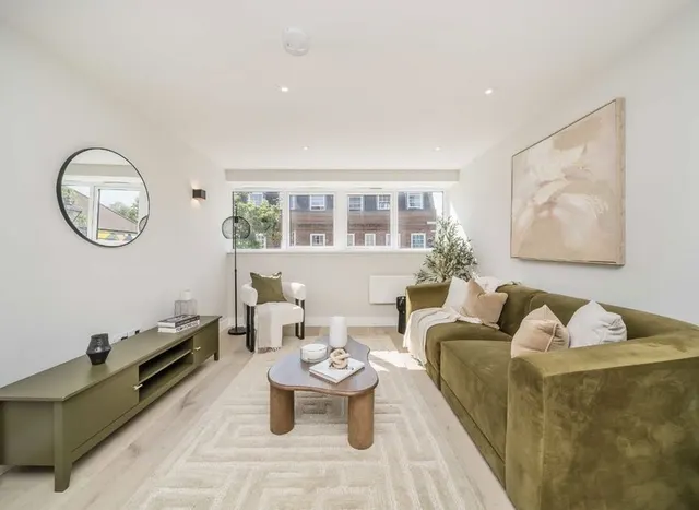 Victoria Road, Surbiton, KT6, photo 1