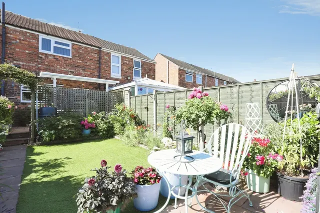 Photo 3 — Stoneley Avenue, CREWE, Cheshire, CW1