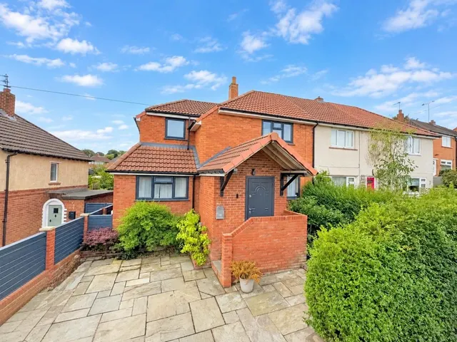 Westdale Drive, Pudsey, LS28, photo 1