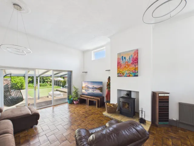Beccles Road, Carlton Colville, photo 1