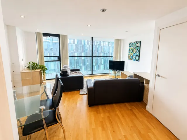 Hill Quays Block B, 8 Commercial Street, photo 1