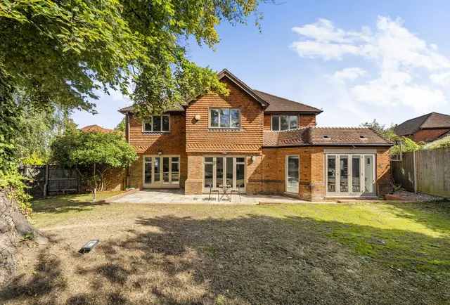 Photo 3 — The Denningtons, Worcester Park, KT4 7PL