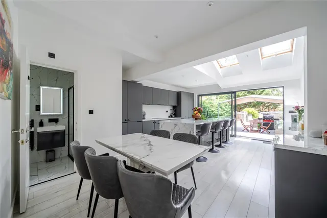 Photo 2 — Aviemore Way, Beckenham, BR3
