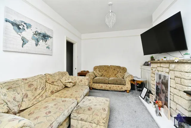 Lawes Avenue, Newhaven, BN9, photo 2