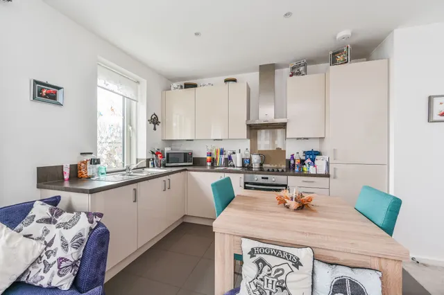 Photo 3 — 40% Share, 11 Jasmine House, Battersea Reach, Juniper Drive, London