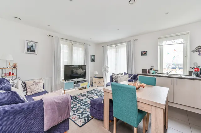 40% Share, 11 Jasmine House, Battersea Reach, Juniper Drive, London, photo 1