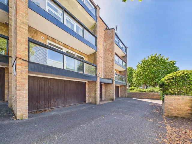 Trendlewood Park, Bristol, BS16, photo 1