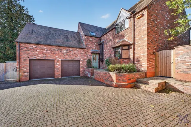 Stratford Road, Harvington, WR11, photo 1