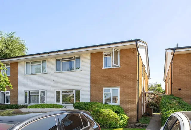 Photo 3 — Bisley Close, Worcester Park, KT4 8PN