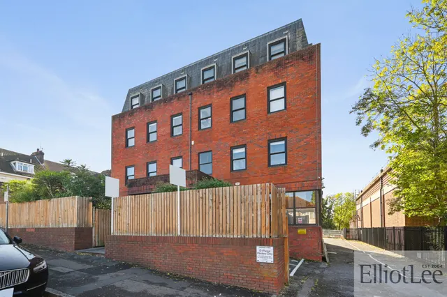 Cavendish Avenue, Ambassador House, HA1, photo 1