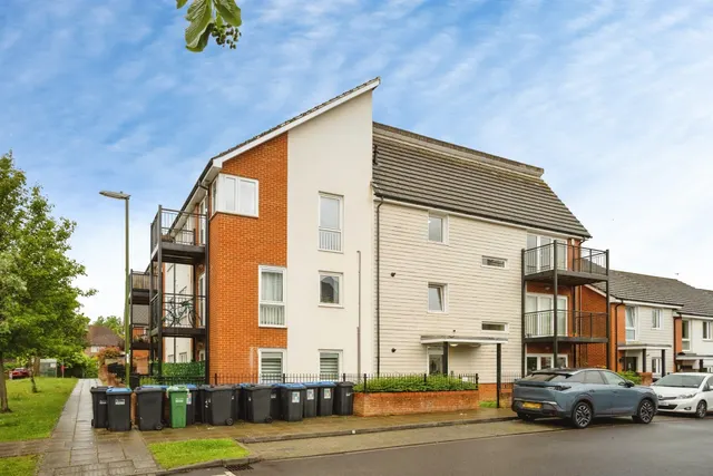 Lexington Drive, Haywards Heath, photo 1
