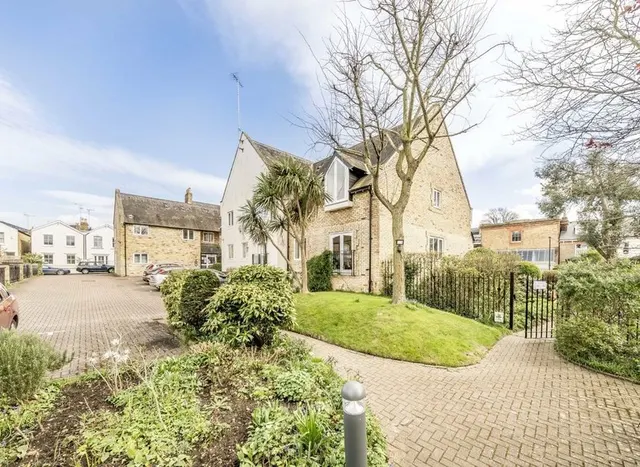 Grosvenor Road, Richmond, TW10, photo 1