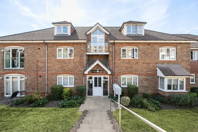 St Monicas Road, Kingswood, photo 1