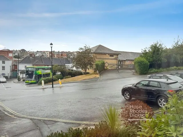 Terminus Road, Cowes, PO31, photo 2