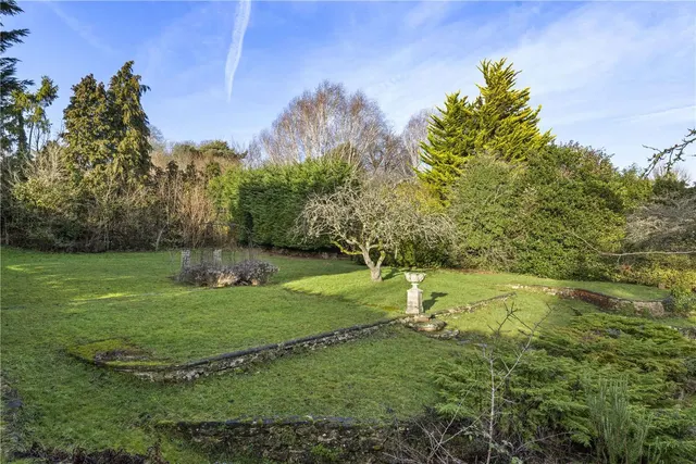 Photo 3 — Lower Eashing, Godalming, Surrey, GU7 2QF